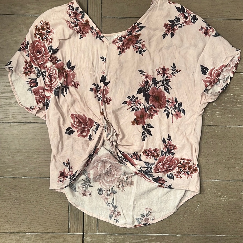 Floral front-tied top